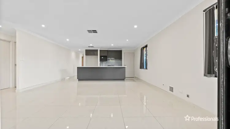 Sixth view of Homely house listing, 2/89 Cochrane Loop, Aveley WA 6069