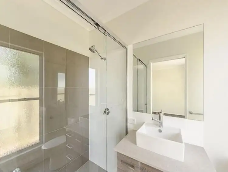 Fourth view of Homely unit listing, 2/5a Hughes, Centenary Heights QLD 4350