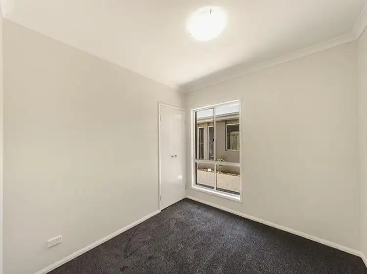 Sixth view of Homely unit listing, 2/5a Hughes, Centenary Heights QLD 4350