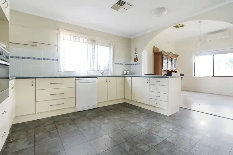 82 Bridges Street, Temora NSW 2666