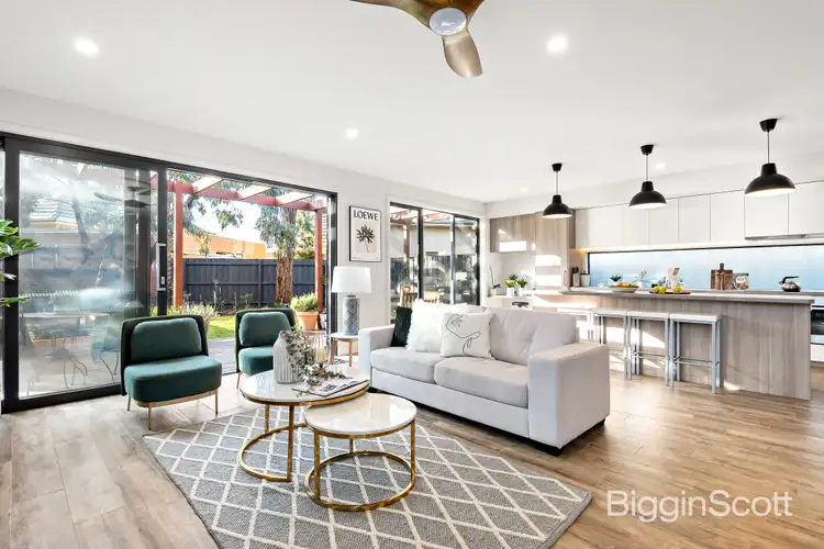 Third view of Homely townhouse listing, 2/39 Bennett Avenue, Mount Waverley VIC 3149