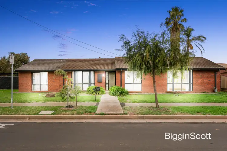 2 Walls Road, Werribee VIC 3030