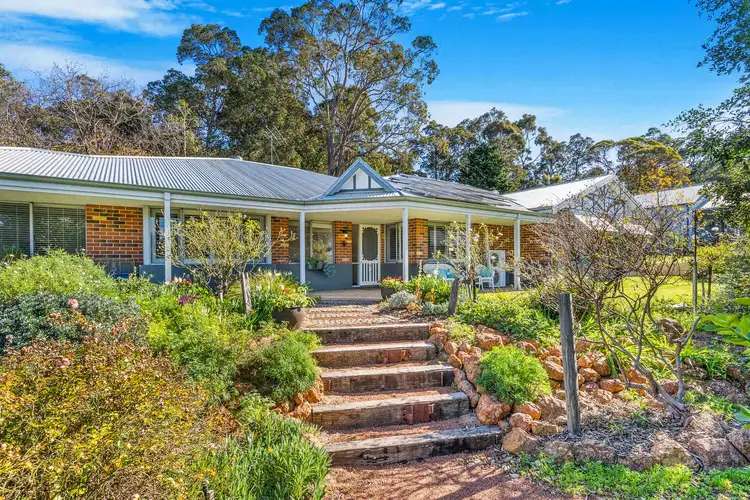 22 Yilgarn Street, Mundaring WA 6073