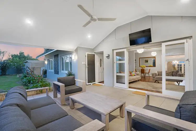18 Sergeant Road, Melville WA 6156