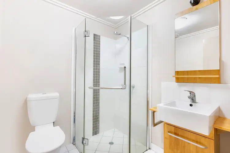 Sixth view of Homely unit listing, 305/2-8 Centenary Close, Manoora QLD 4870