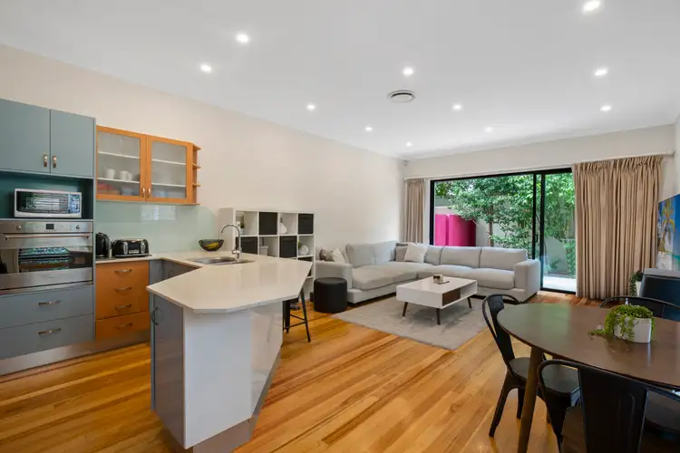 2/33 Dolphin Avenue, Mermaid Beach QLD 4218