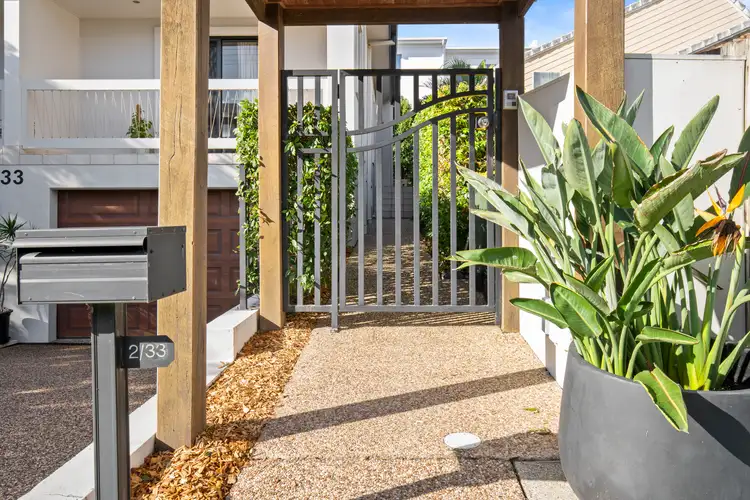 Fourth view of Homely villa listing, 2/33 Dolphin Avenue, Mermaid Beach QLD 4218