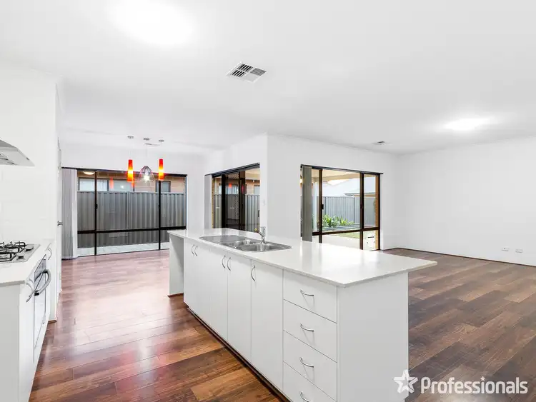 Second view of Homely house listing, 5 Chalice Way, Baldivis WA 6171