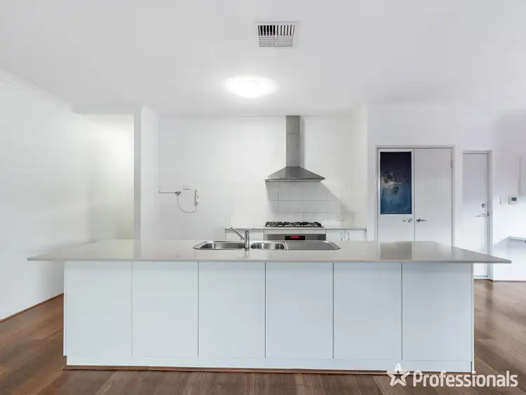 Sixth view of Homely house listing, 5 Chalice Way, Baldivis WA 6171