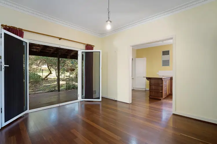 6 Gimber Street, Melville WA 6156