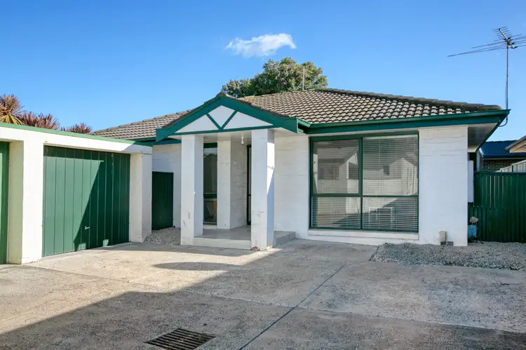 Main view of Homely unit listing, 2/25 Crispe Street, Reservoir VIC 3073