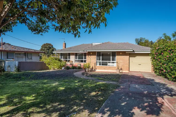 4 Guy Place, Melville WA 6156