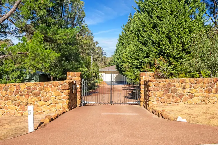 5 Carmel Road East, Carmel WA 6076