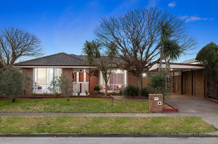 13 Carey Street, Cranbourne North VIC 3977