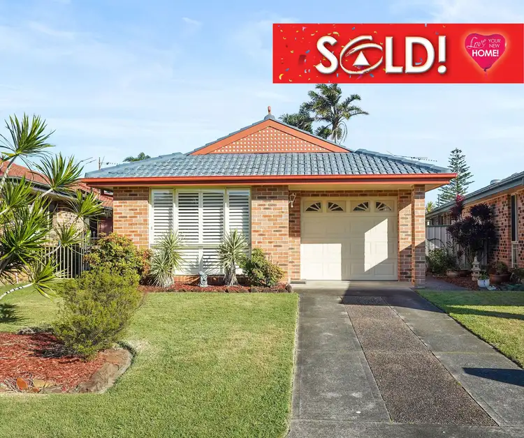 9a Anacla Close, Pelican NSW 2281