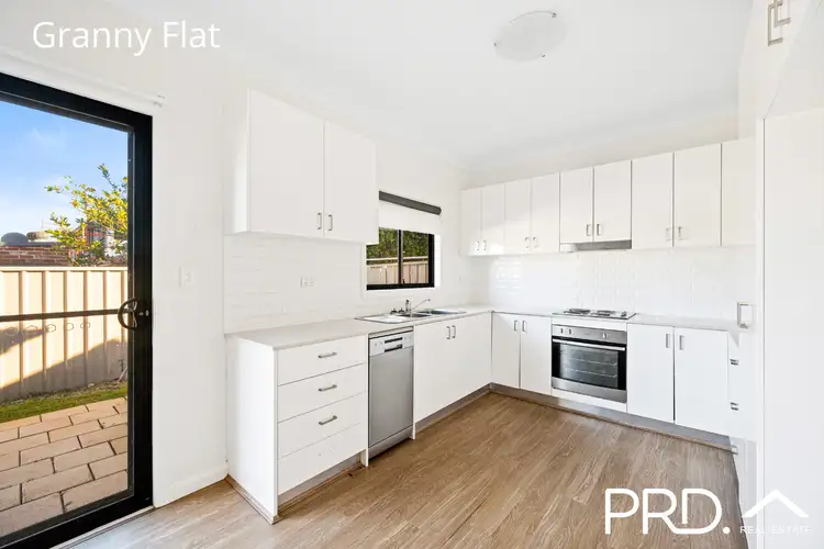 Sixth view of Homely house listing, 15 Singleton Avenue, East Hills NSW 2213