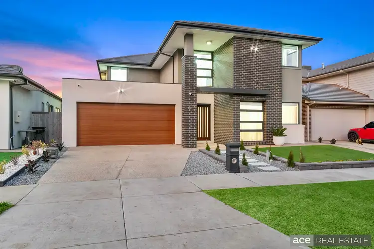33 Stoneleigh Circuit, Williams Landing VIC 3027