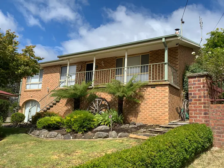 8 Royden Close