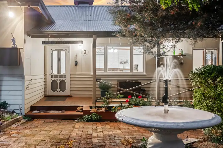 3 Woolowra Road, Greenmount WA 6056