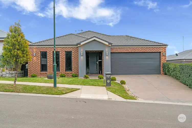 Second view of Homely house listing, 8 Jasmine Rise, Kangaroo Flat VIC 3555
