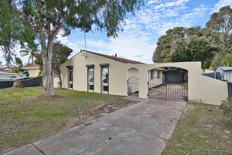 13 Rotohine Place, Cooloongup WA 6168