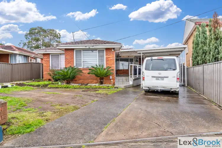 8 Theresa St, Smithfield NSW 2164