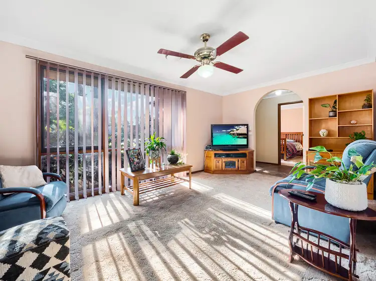10 Rialto Avenue, Cranbourne North VIC 3977