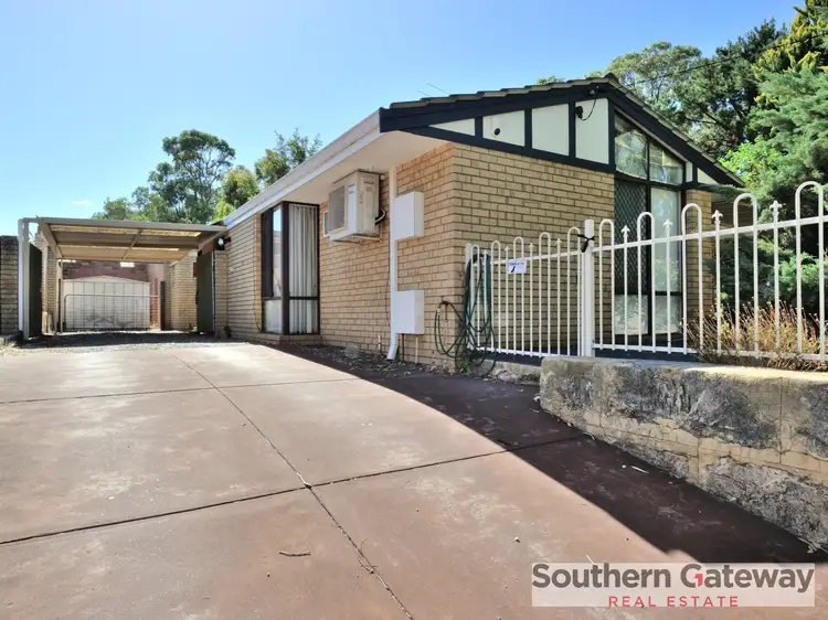 16 Skottowe Parkway, Parmelia WA 6167