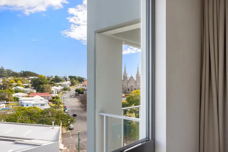 206/11 Ellenborough Street, Woodend QLD 4305