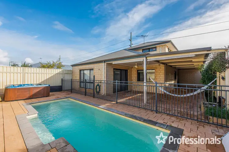 1 Colgoola Brace, Bassendean WA 6054