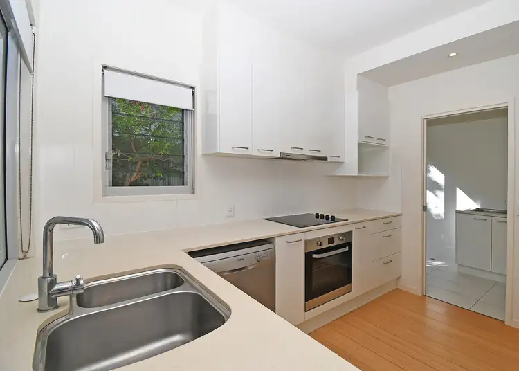 Fifth view of Homely townhouse listing, 10/541 Esplanade, Urangan QLD 4655