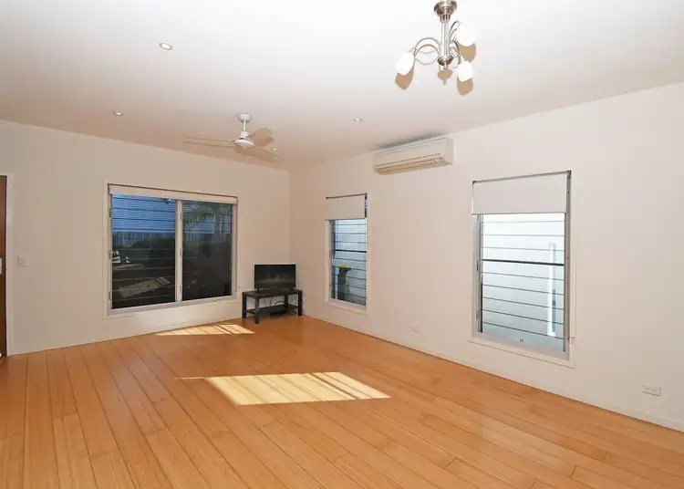 Seventh view of Homely townhouse listing, 10/541 Esplanade, Urangan QLD 4655
