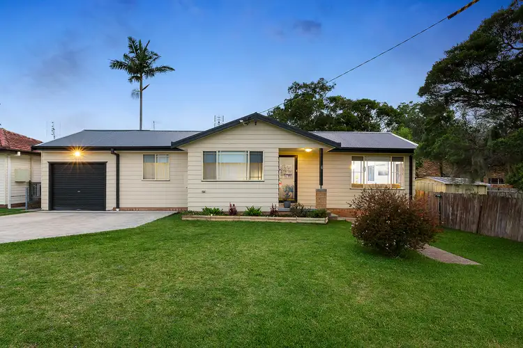 4 Alkrington Avenue