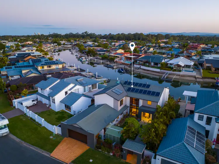 40 Seaspray Street, Paradise Point QLD 4216