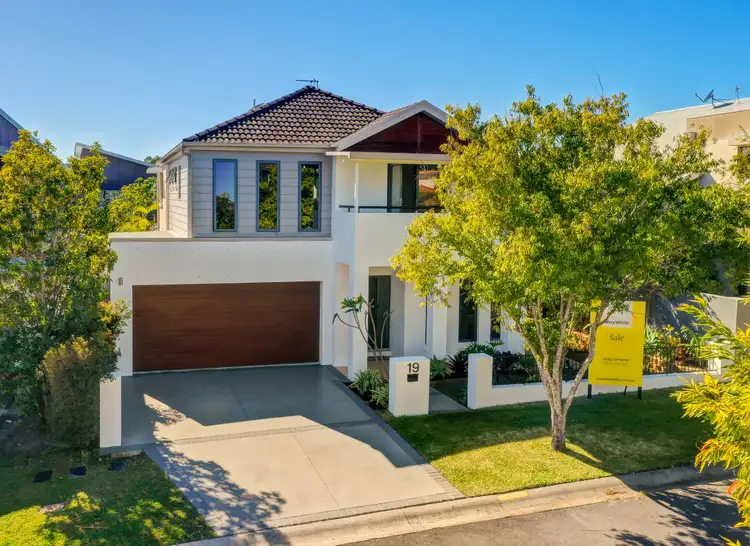 19 Saint Paul Crescent, Varsity Lakes QLD 4227