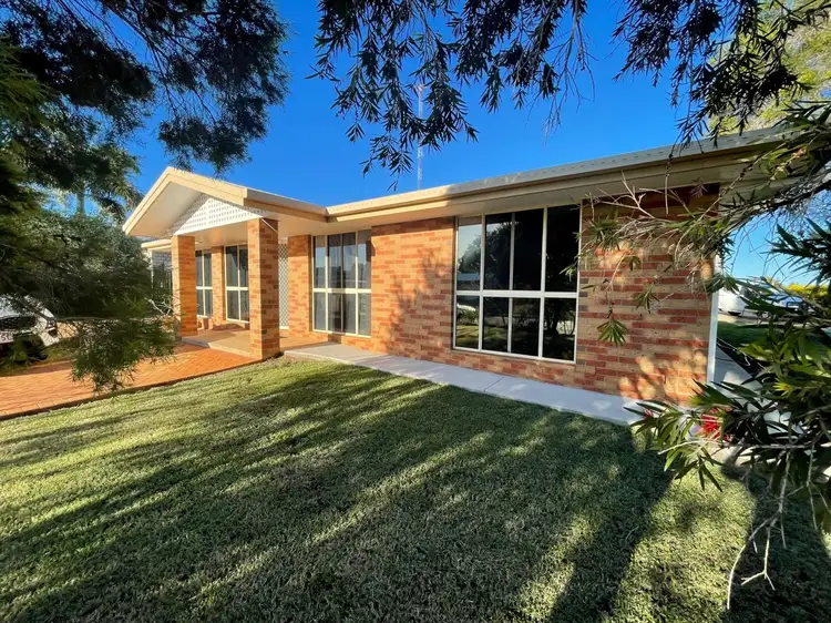 2 ESME PLACE, Gracemere QLD 4702