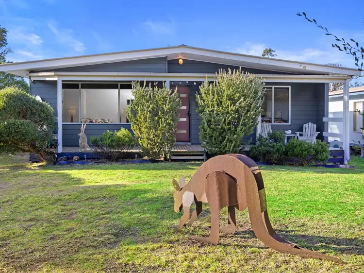 4 Fourth Ave, Sandy Point VIC 3959