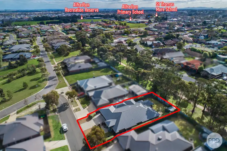 Second view of Homely house listing, 2 Montadale Court, Alfredton VIC 3350