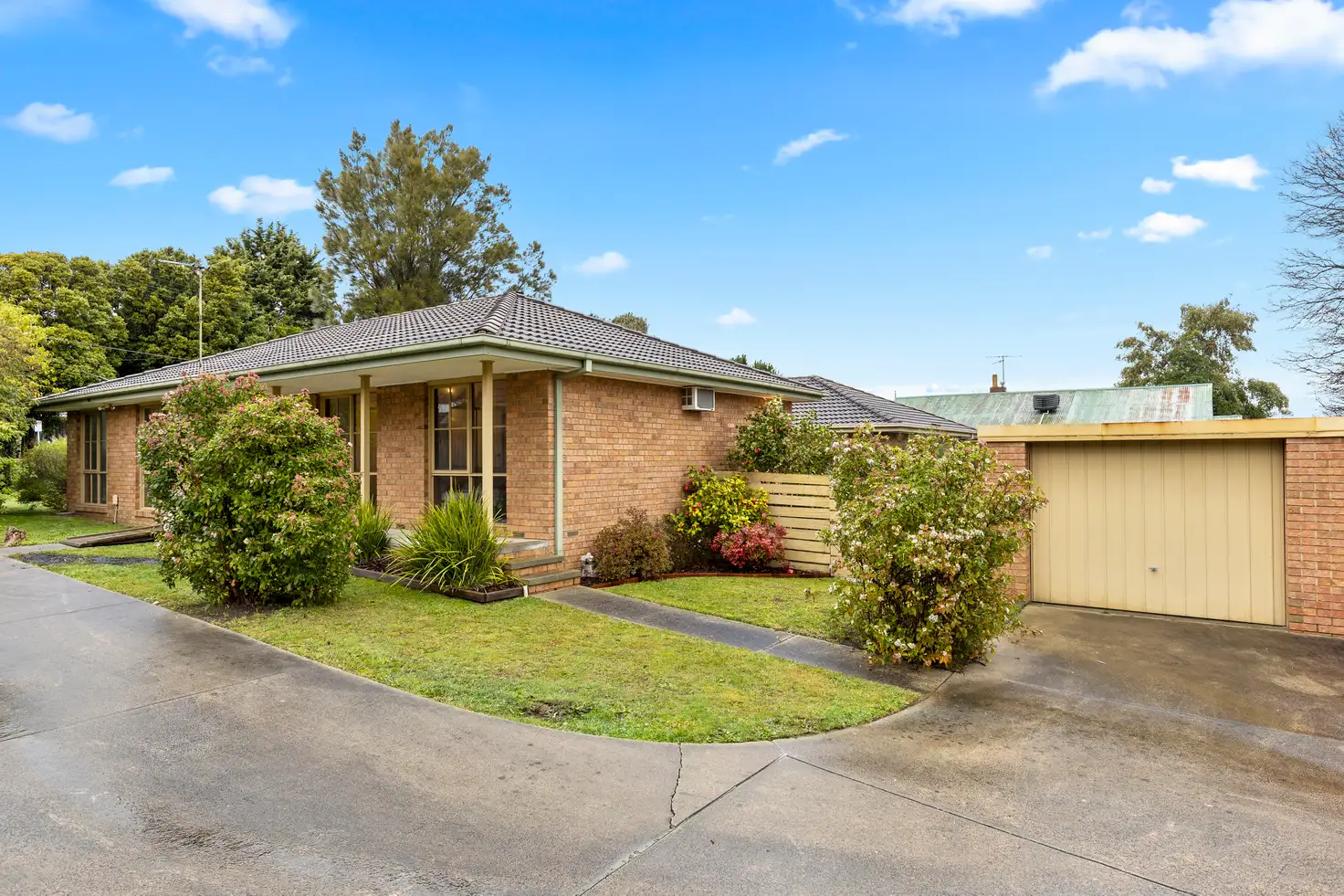 Main view of Homely unit listing, 1/27 Hutton Avenue, Ferntree Gully VIC 3156