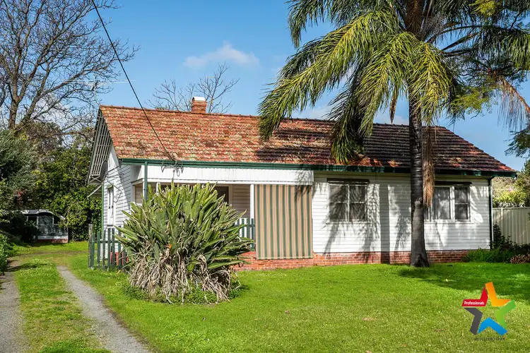 132 River View Avenue, South Guildford WA 6055
