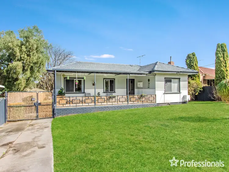 11 Kellam Way, Medina WA 6167
