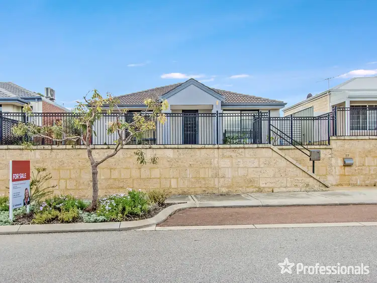 25 Lyndhurst Crescent, Wellard WA 6170