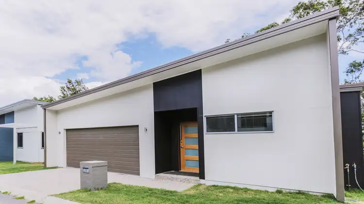 5 Birdie Place, Carbrook QLD 4130