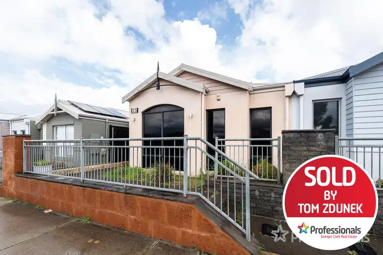 25 Pineroo Terrace, Ellenbrook WA 6069