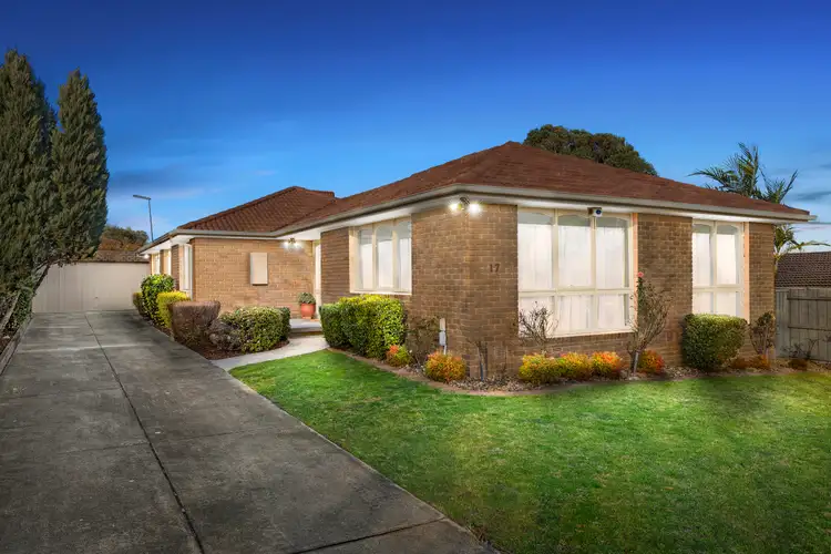 Main view of Homely house listing, 2/9 Haverstock Hill Close, Endeavour Hills VIC 3802