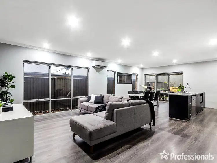 Second view of Homely house listing, 5 Holbeck Way, Baldivis WA 6171