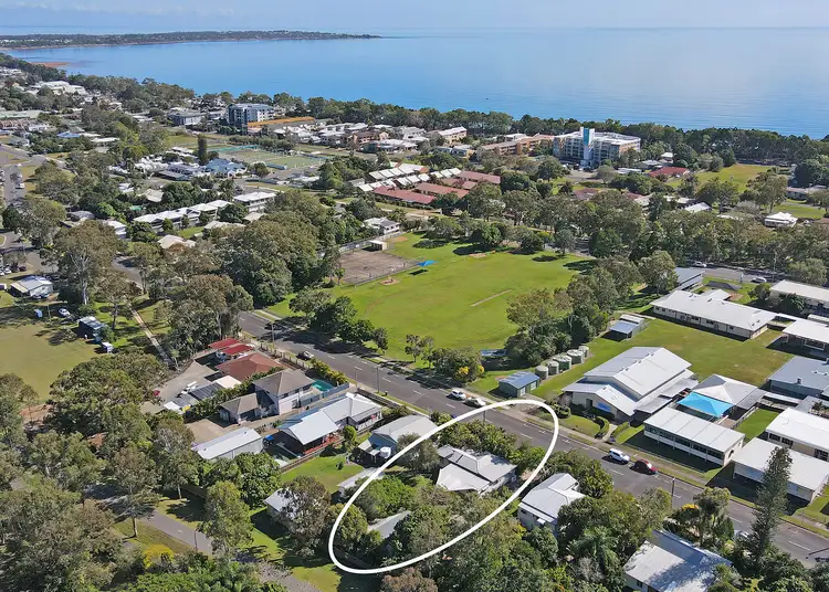 27 Totness Street, Torquay QLD 4655
