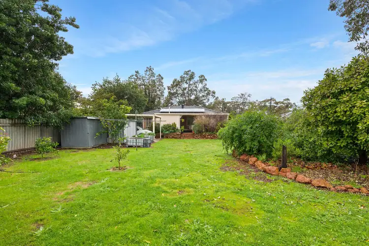 190 Lesmurdie Road, Lesmurdie WA 6076