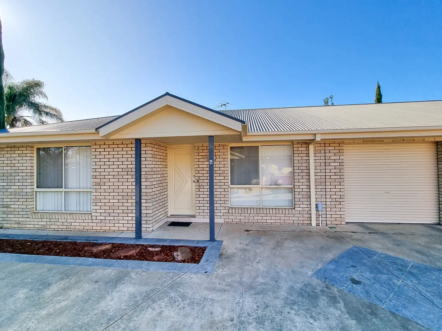 Main view of Homely unit listing, 4/21-23 Watson Road, Griffith NSW 2680