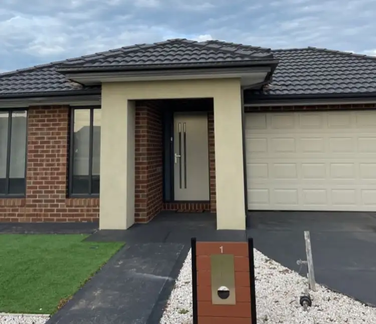 1 Malone Circuit, Deanside VIC 3336
